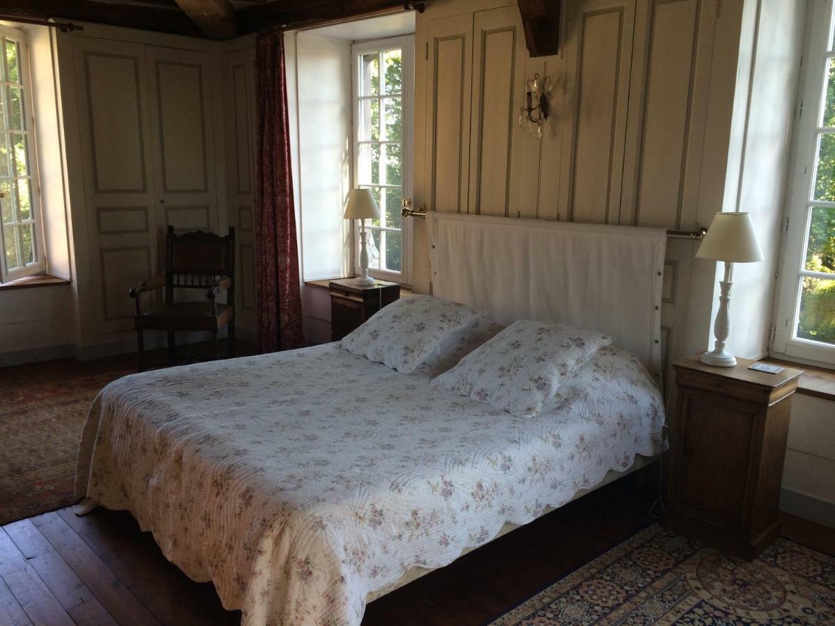 Chateau De Fleury La Foret Bed and Breakfast Igoville Eksteriør billede